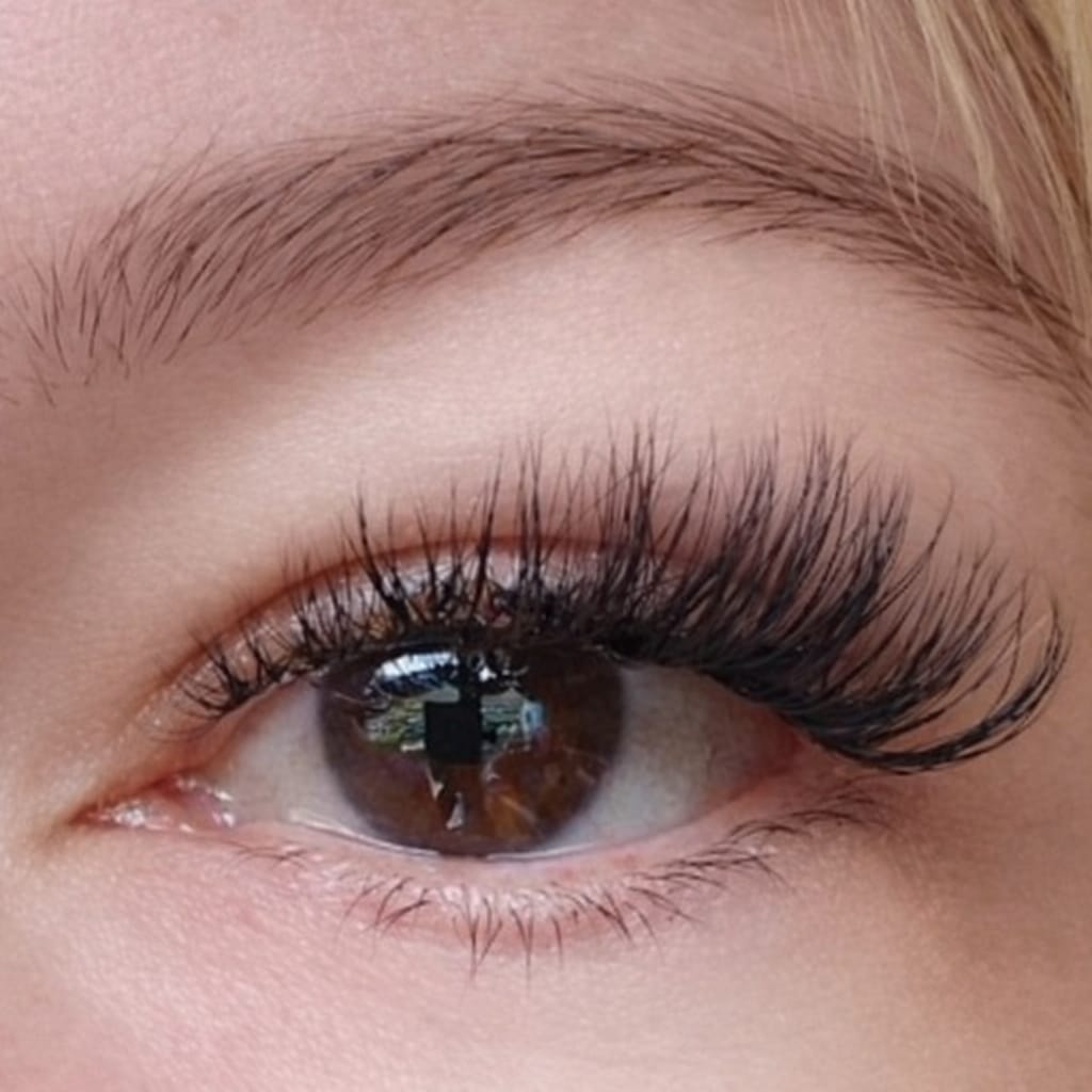 Adventspäckchen Nr. 2 – Full Cat-Eye Whispy Lashes - Glashes