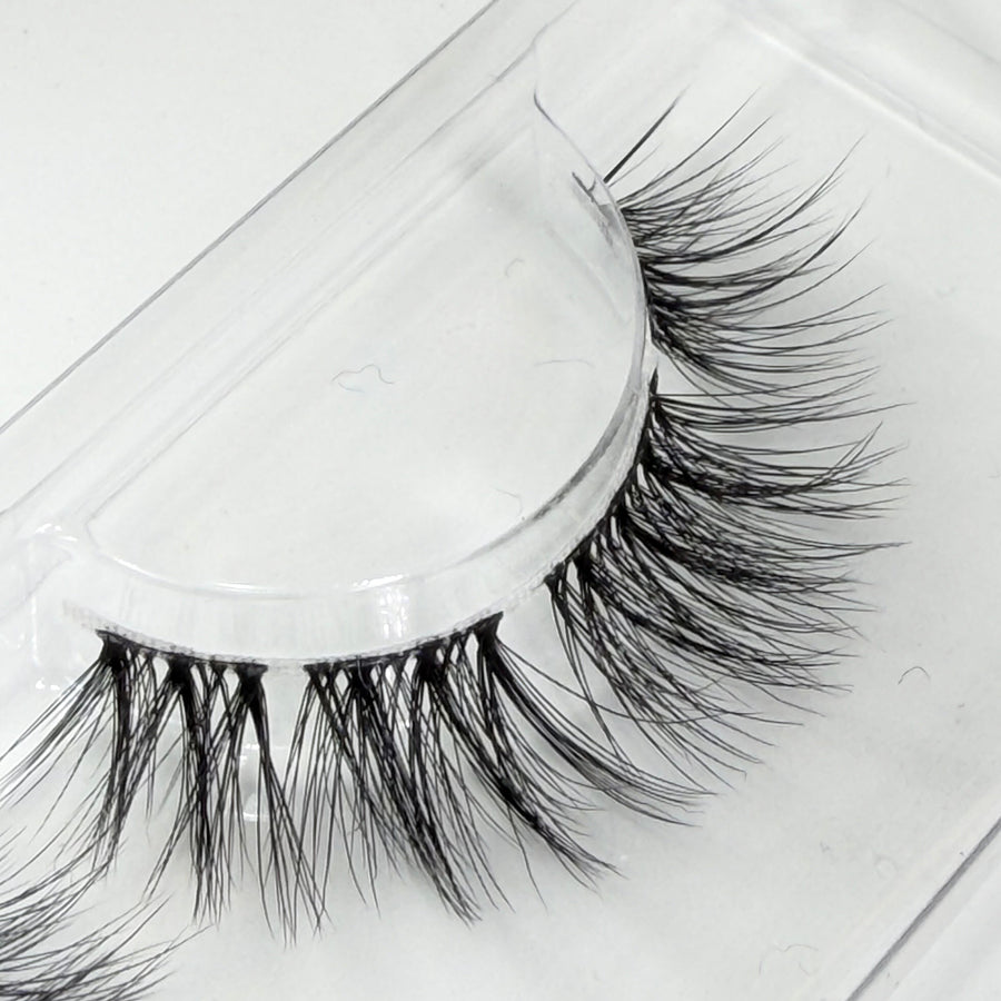 Drama Baby DIY Wimpern Nahaufnahme — Fasern und Band im Detail