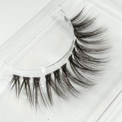 Hazel Hottie DIY Wimpern Nahaufnahme — Fasern und Band im Detail