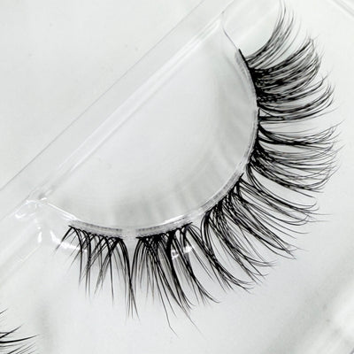 Hypnotic Eye DIY Wimpern Nahaufnahme — Fasern und Band im Detail