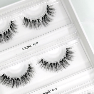 Angelic Eyes (Dolleye) 12-14mm D-Curl – Nahaufnahme der Wimpern in der geöffneten Box
