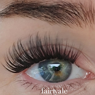 Glashes Fairytale DIY-Wimpern von Glashes – Tragebild am Auge