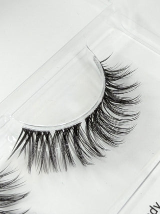 Flower Lady Dolleye DIY-Wimpern von Glashes – Nahaufnahme der Wimpernfasern und des Bandes