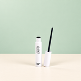 Glashes Remover in weißer Tube mit geöffnetem Applikator