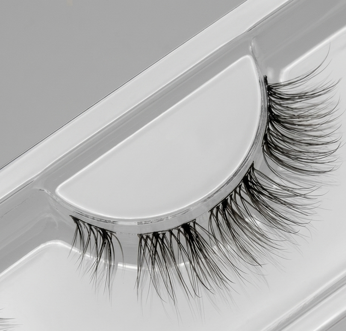 dunkelbraune wimpern whispy lover 
