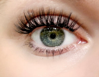 Zunehmende Sichel DIY Wimpern am Auge — Dolleye Look
